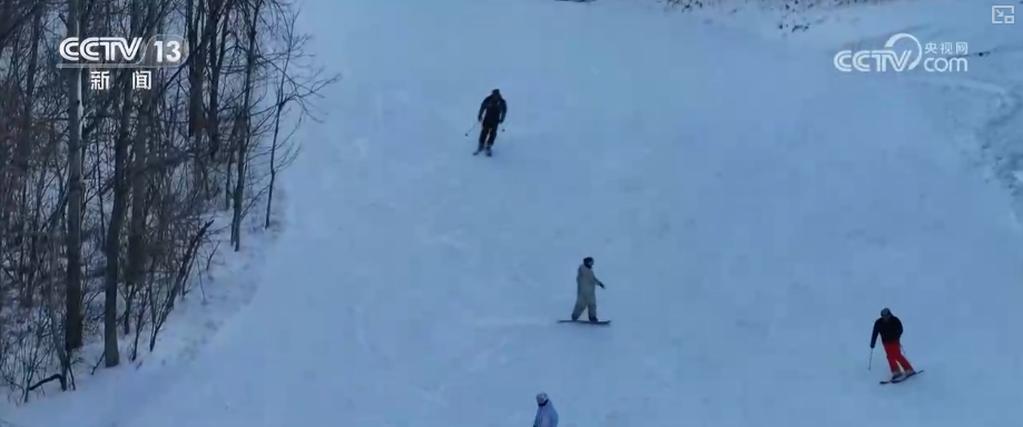 创新业态释放“冬雪夏凉”资源优势新活力“高端赛事+大众活动”添彩花样冰雪(图5) 创新业态释放“冬雪夏凉”资源优势新活力“高端赛事+大众活动”添彩花样冰雪(图5)