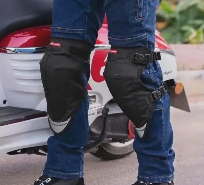 电动自行车“挡风被”到底该不该用?(图2) 电动自行车“挡风被”到底该不该用?(图2)