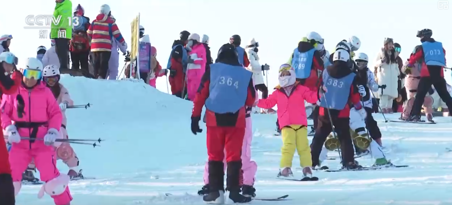 创新业态释放“冬雪夏凉”资源优势新活力“高端赛事+大众活动”添彩花样冰雪(图6) 创新业态释放“冬雪夏凉”资源优势新活力“高端赛事+大众活动”添彩花样冰雪(图6)