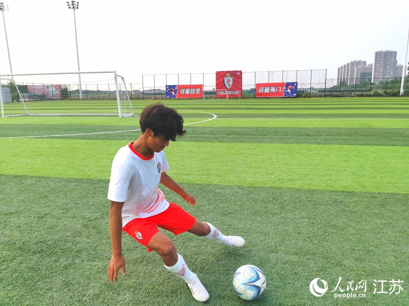 南通海门有座足球小镇(图1) 南通海门有座足球小镇(图1)