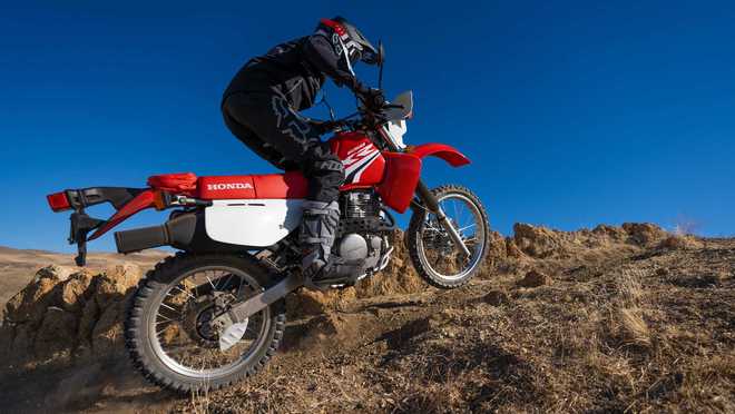 探索全能骑行乐趣:最佳中型双用途摩托车推荐(图10) 探索全能骑行乐趣:最佳中型双用途摩托车推荐(图10)