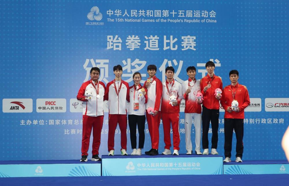 安徽体育运动职业技术学院师生在第十五届全运会书写体教篇章(图2)