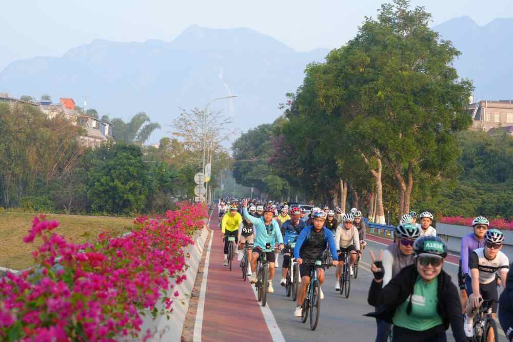 “体育+”融合创新!2025中国自行车运动骑游大会在增城举行六千骑手见证城乡融合发展(图3) “体育+”融合创新!2025中国自行车运动骑游大会在增城举行六千骑手见证城乡融合发展(图3)