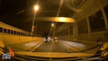 新国标逼疯4亿电动自行车主:不是车变慢了是路权一直没理清(图5) 新国标逼疯4亿电动自行车主:不是车变慢了是路权一直没理清(图5)