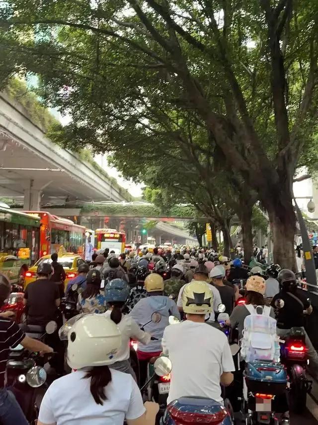 新国标逼疯4亿电动自行车主:不是车变慢了是路权一直没理清(图8) 新国标逼疯4亿电动自行车主:不是车变慢了是路权一直没理清(图8)