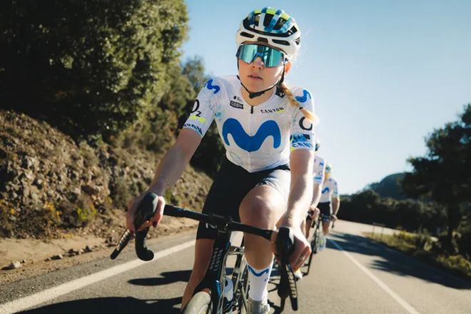 白色风暴席卷职业车坛?2026赛季队服设计暗藏商业玄机(图2) 白色风暴席卷职业车坛?2026赛季队服设计暗藏商业玄机(图2)