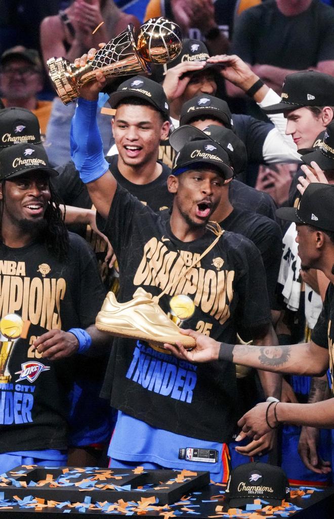 年终稿新华社体育部评出2025年国际十佳运动员(图9) 年终稿新华社体育部评出2025年国际十佳运动员(图9)