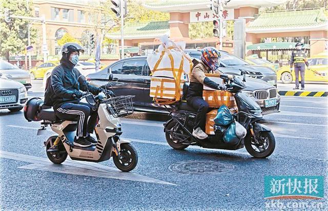 当电动自行车成“隐形杀手”:严管之下我们离文明骑行还有多远?(图2) 当电动自行车成“隐形杀手”:严管之下我们离文明骑行还有多远?(图2)