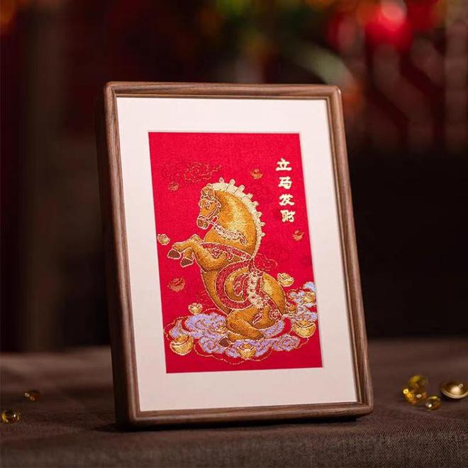 江苏南京：一袭旗袍出云锦千年非遗正芳华(图4)