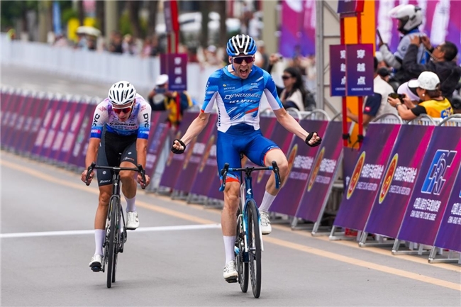 驭风汉丰湖骑聚新开州！2026中国公路自行车职业联赛暨首届环汉丰湖自行车公开赛鸣枪开赛(图6)