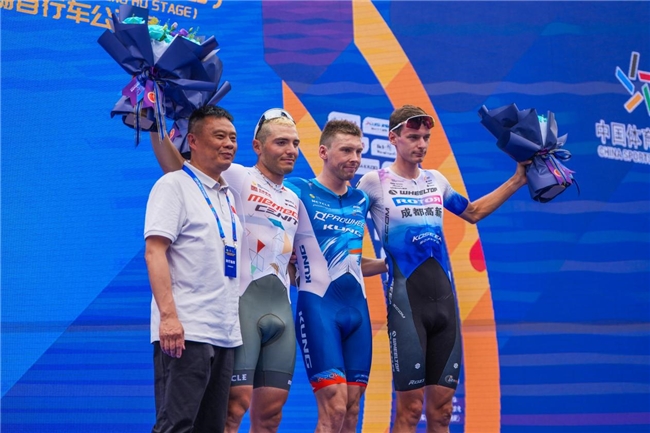 驭风汉丰湖骑聚新开州！2026中国公路自行车职业联赛暨首届环汉丰湖自行车公开赛鸣枪开赛(图7)